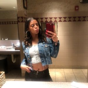 Meet your Posher, Ariel